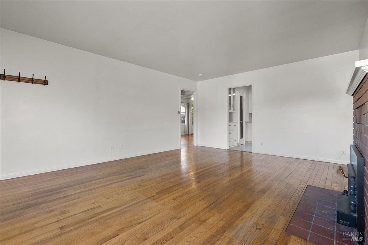 445 N Jeffeson Street Cloverdale CA 95425