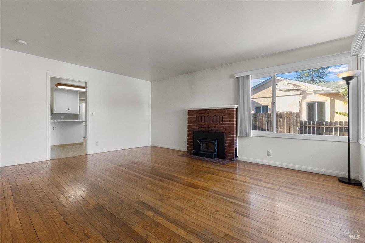 445 N Jeffeson Street Cloverdale CA 95425