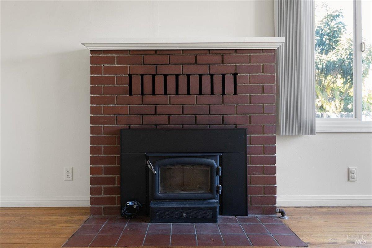 445 N Jeffeson Street Cloverdale CA 95425