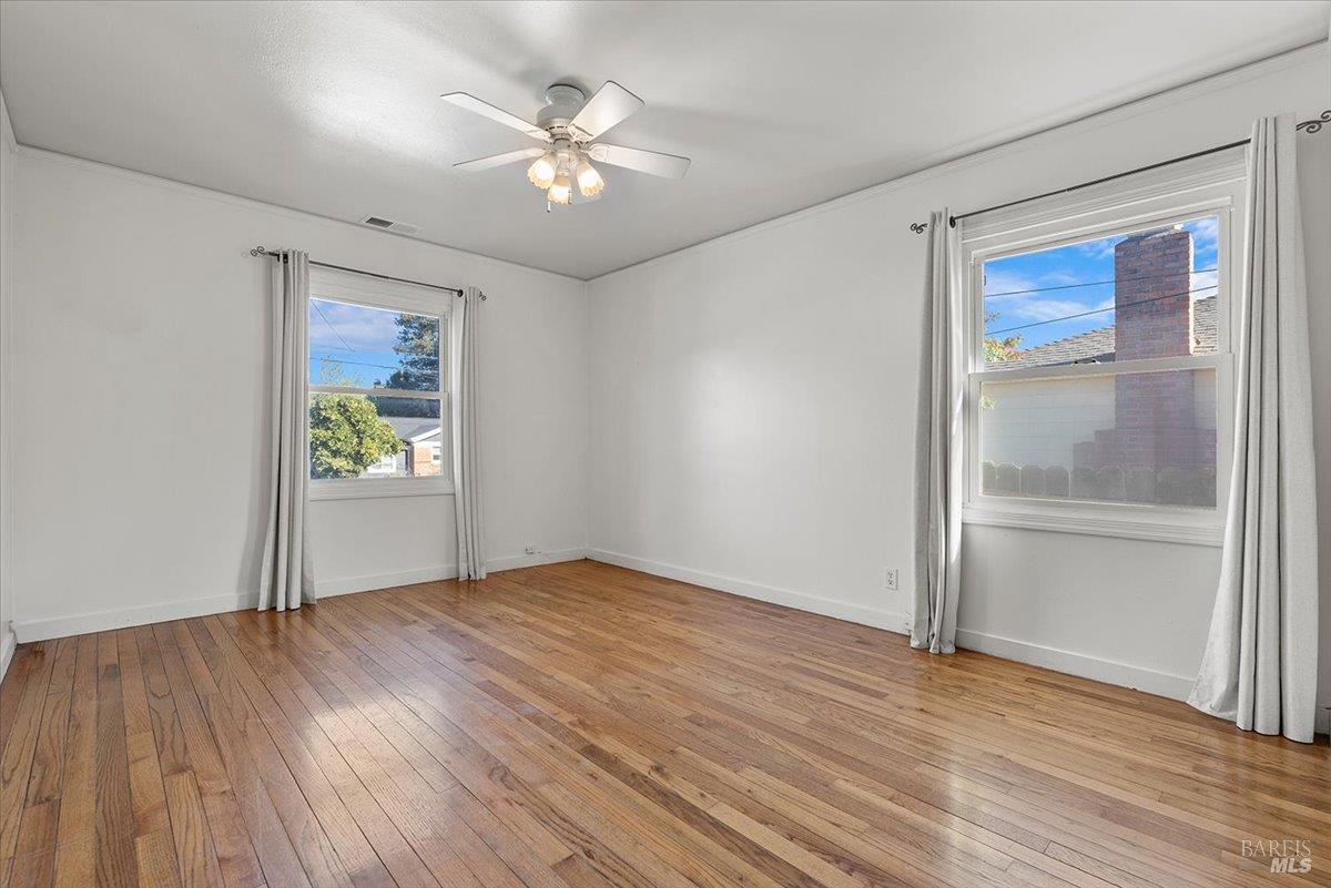 445 N Jeffeson Street Cloverdale CA 95425