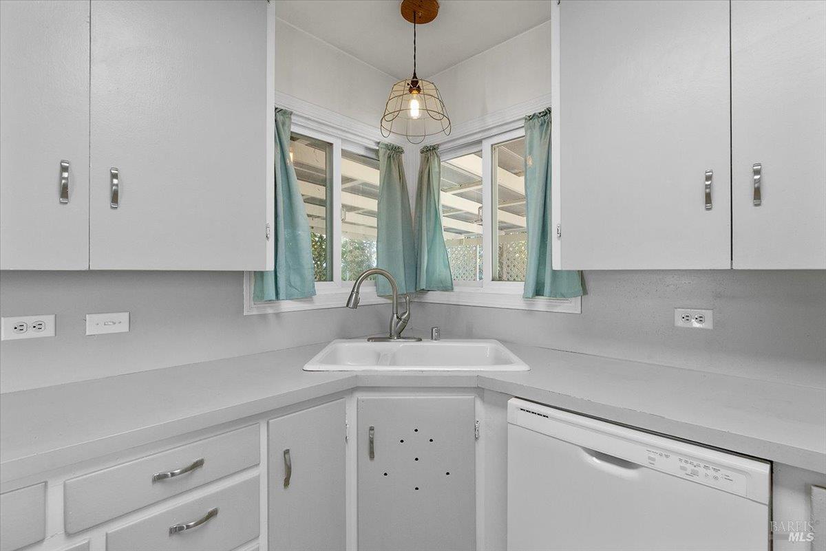 445 N Jeffeson Street Cloverdale CA 95425