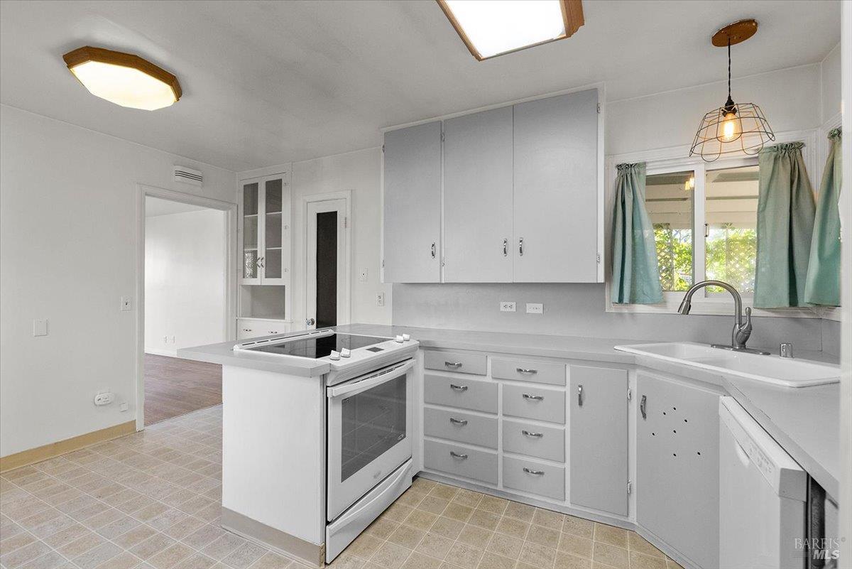 445 N Jeffeson Street Cloverdale CA 95425