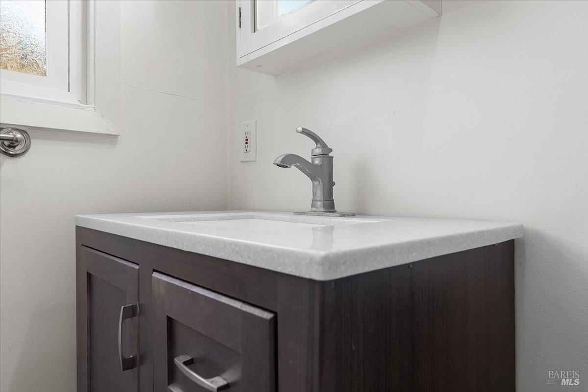 445 N Jeffeson Street Cloverdale CA 95425