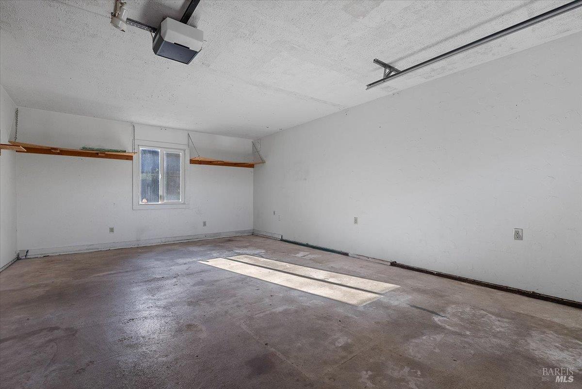 445 N Jeffeson Street Cloverdale CA 95425