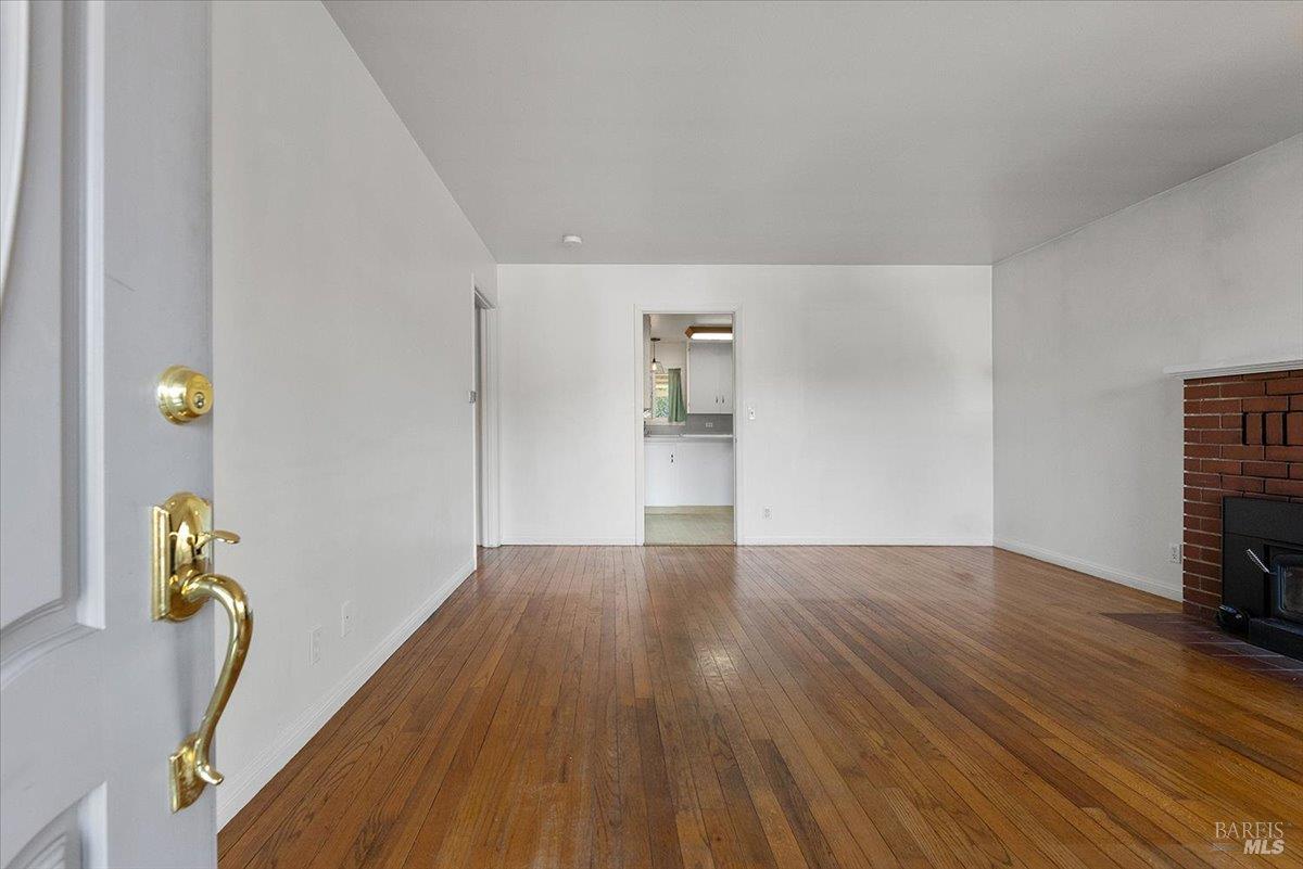 445 N Jeffeson Street Cloverdale CA 95425