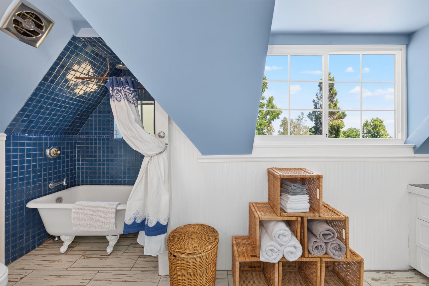 6825 W 2nd Street Rio Linda CA 95673