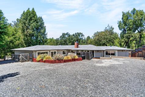 8060 Park Avenue Forestville CA 95436