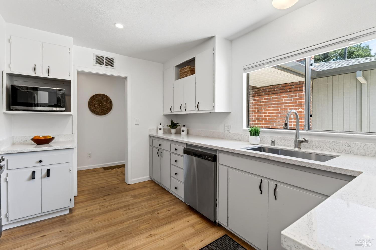 8060 Park Avenue Forestville CA 95436