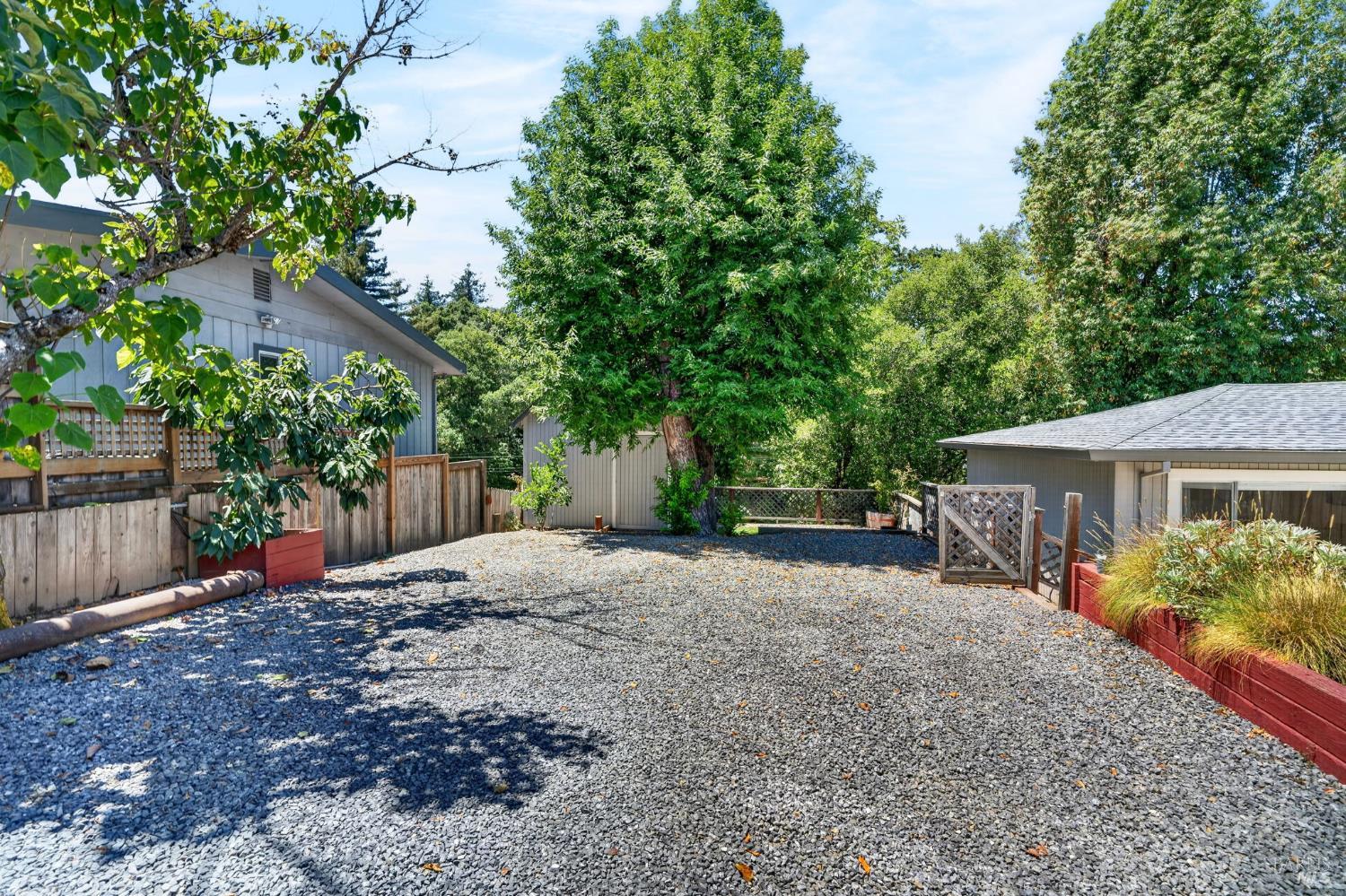 8060 Park Avenue Forestville CA 95436