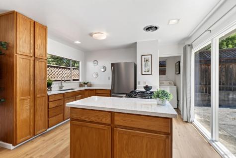 8060 Park Avenue Forestville CA 95436