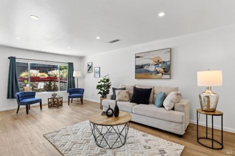 8060 Park Avenue Forestville CA 95436