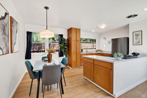 8060 Park Avenue Forestville CA 95436
