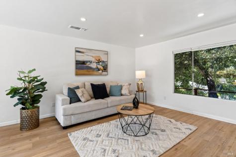 8060 Park Avenue Forestville CA 95436
