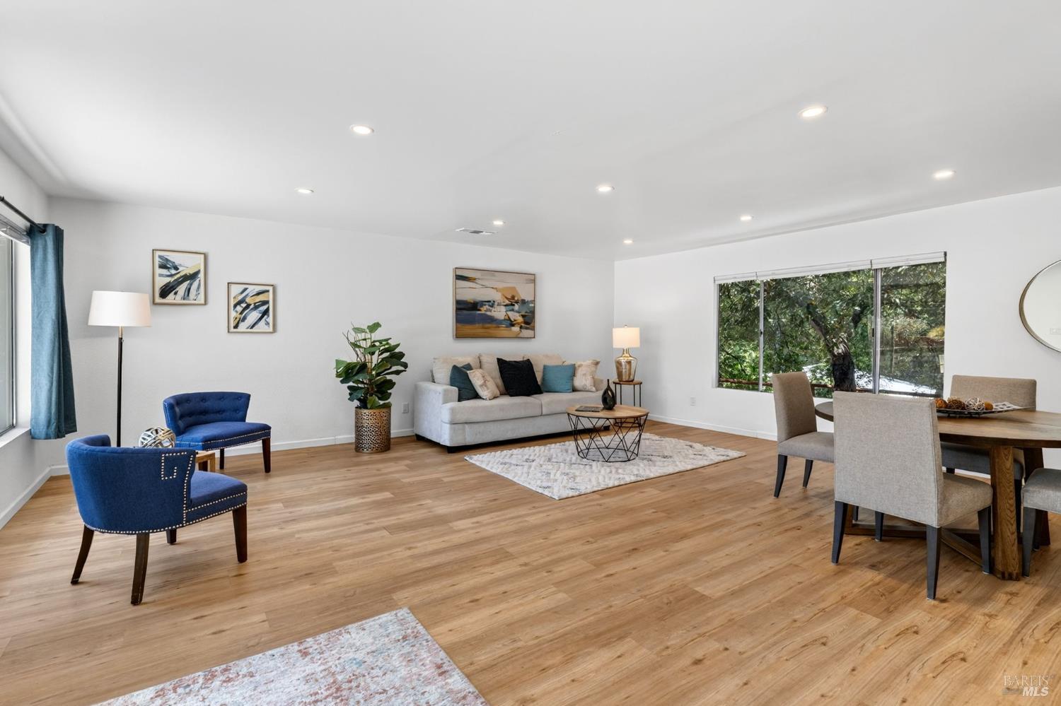8060 Park Avenue Forestville CA 95436