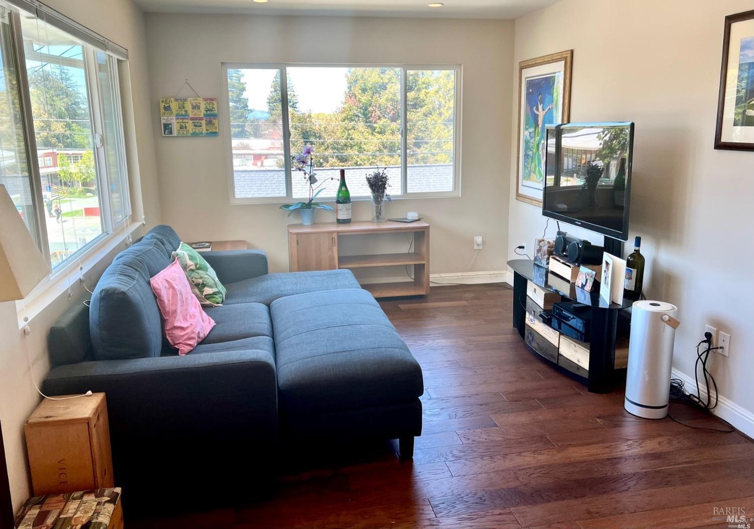 5 Sunny Hill Drive Petaluma CA 94952