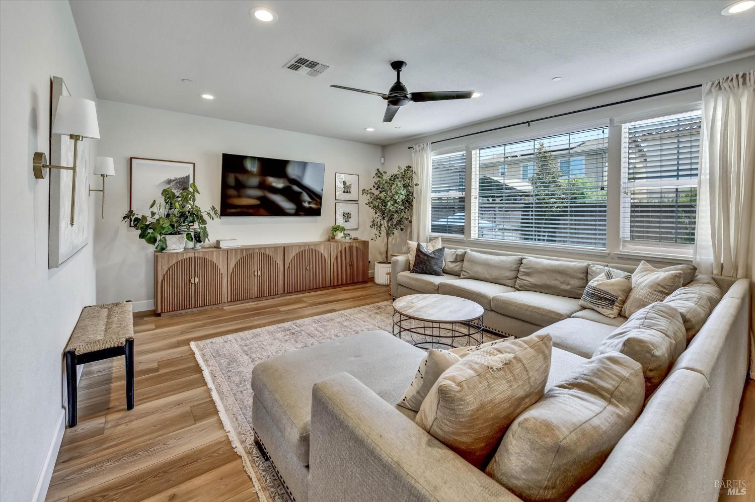 575 W Cherry Street Dixon CA 95620