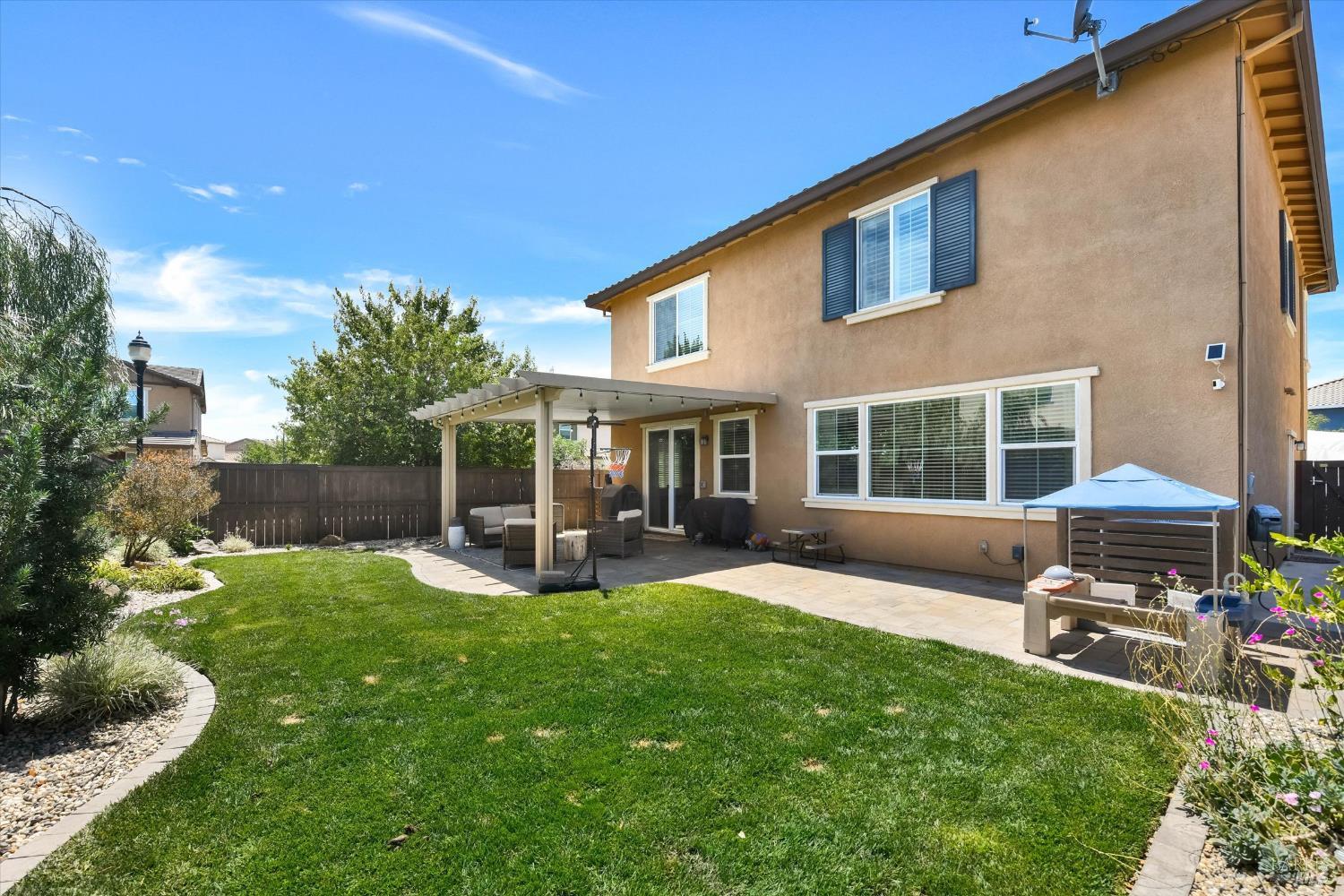 575 W Cherry Street Dixon CA 95620