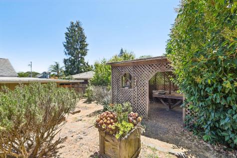 1205 Schuman Lane Petaluma CA 94952