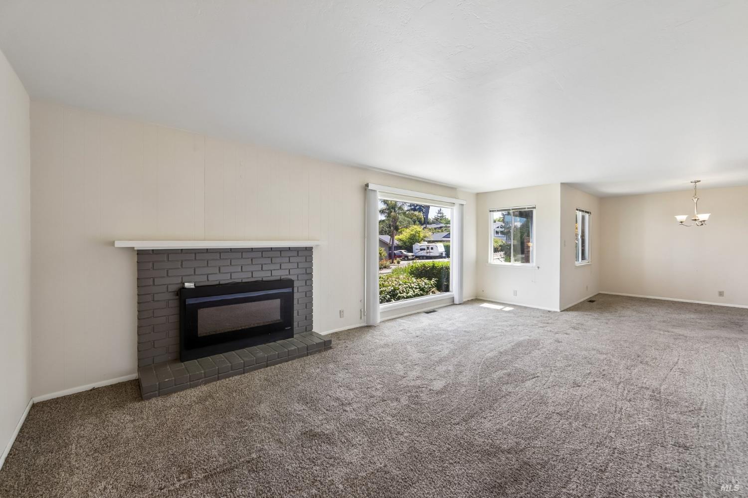 1205 Schuman Lane Petaluma CA 94952