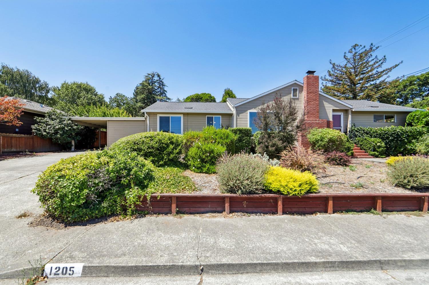 1205 Schuman Lane Petaluma CA 94952