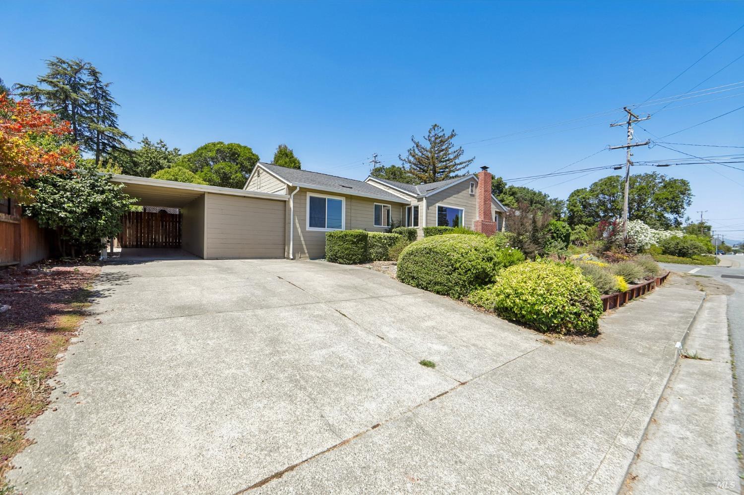 1205 Schuman Lane Petaluma CA 94952