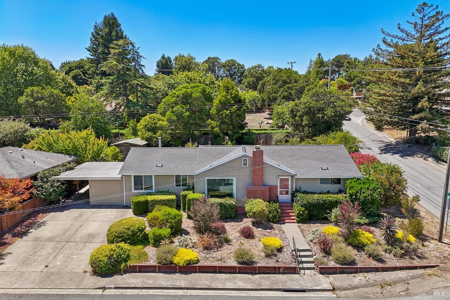 1205 Schuman Lane Petaluma CA 94952