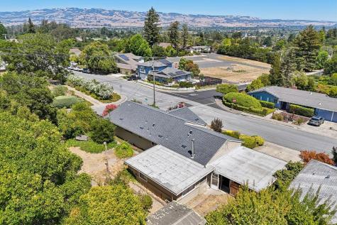 1205 Schuman Lane Petaluma CA 94952