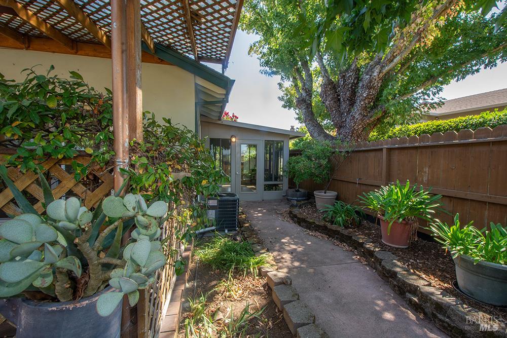 177 Temelec Circle Sonoma CA 95476