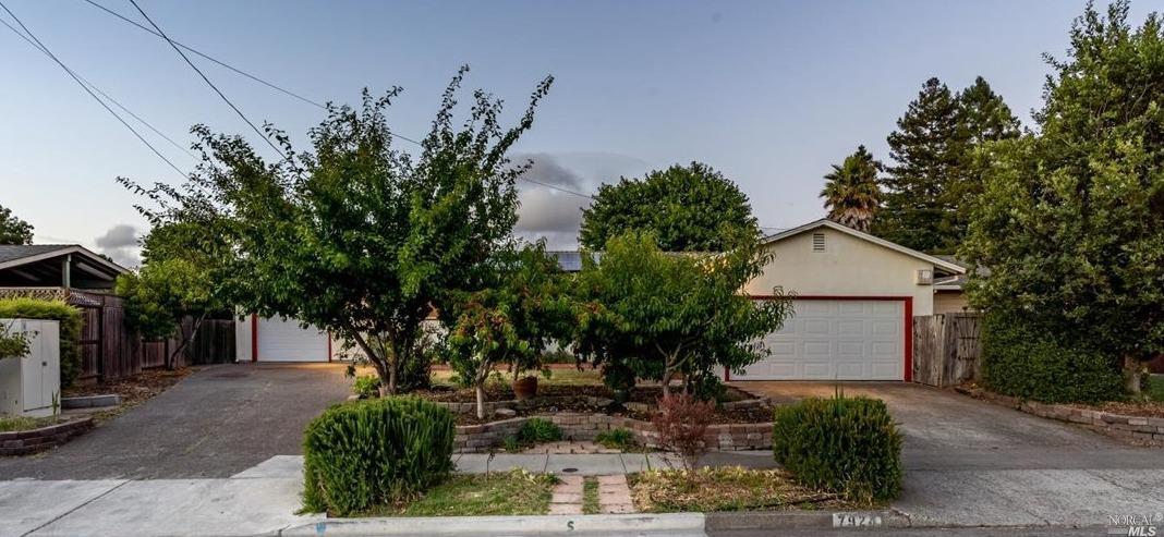 7924 Adrian Drive Rohnert Park CA 94928