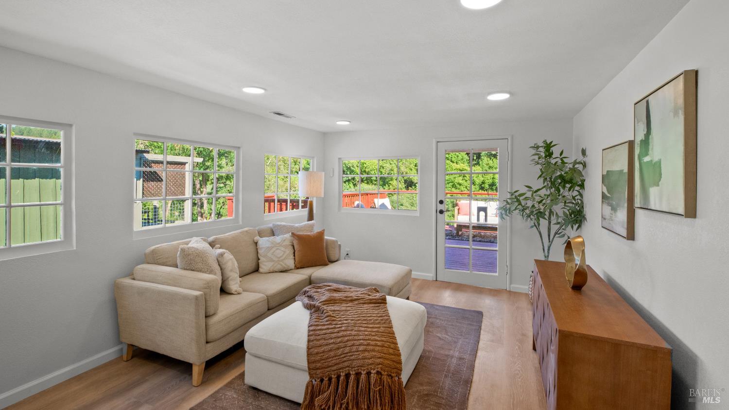 15627 Riverside Drive Guerneville CA 95446