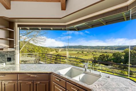 23121 Vineyard Road Geyserville CA 95441