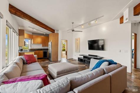 23121 Vineyard Road Geyserville CA 95441
