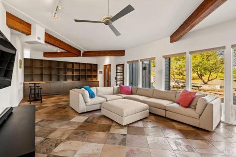 23121 Vineyard Road Geyserville CA 95441