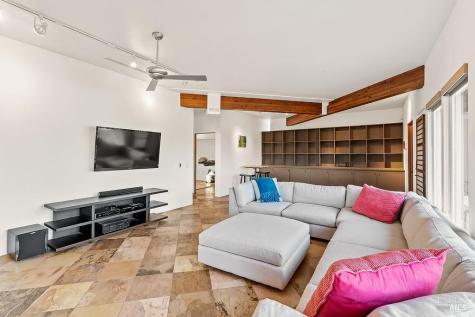 23121 Vineyard Road Geyserville CA 95441