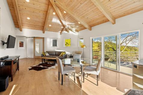 23121 Vineyard Road Geyserville CA 95441