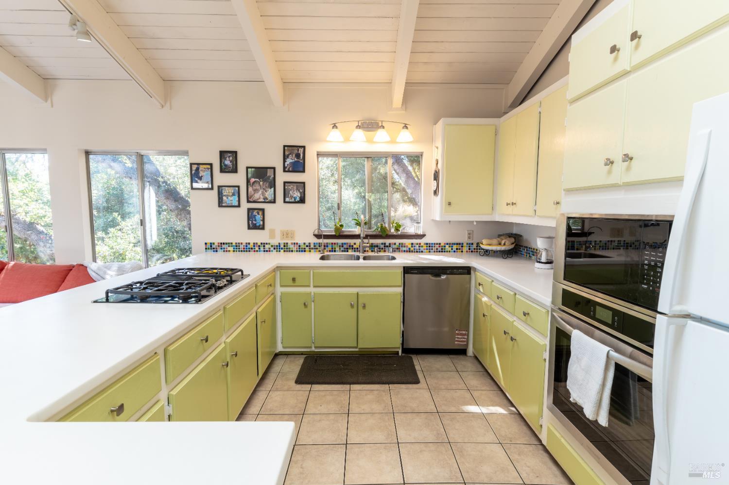 1380 Sanford Ranch Road Ukiah CA 95482