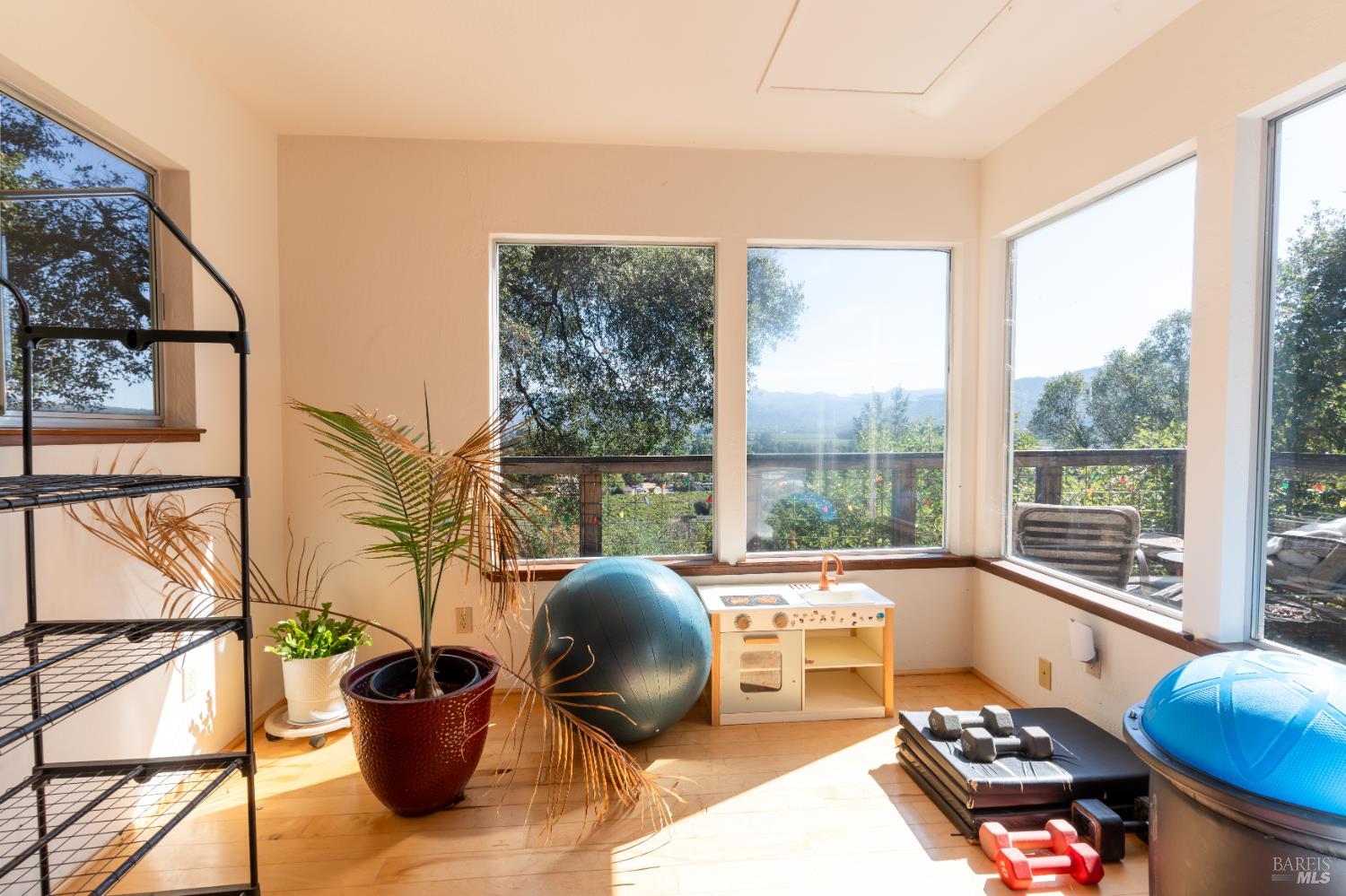 1380 Sanford Ranch Road Ukiah CA 95482