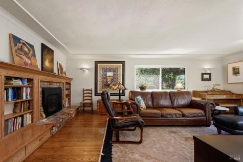 944 Summerfield Road Santa Rosa CA 95405