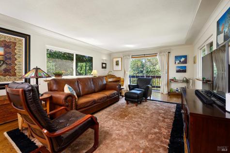 944 Summerfield Road Santa Rosa CA 95405
