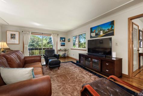944 Summerfield Road Santa Rosa CA 95405