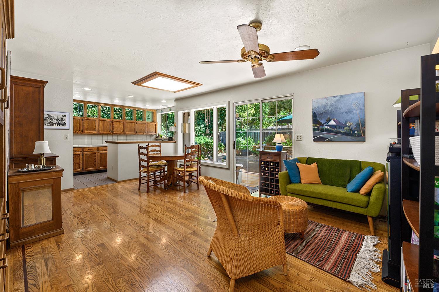 944 Summerfield Road Santa Rosa CA 95405