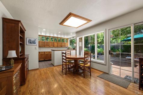 944 Summerfield Road Santa Rosa CA 95405