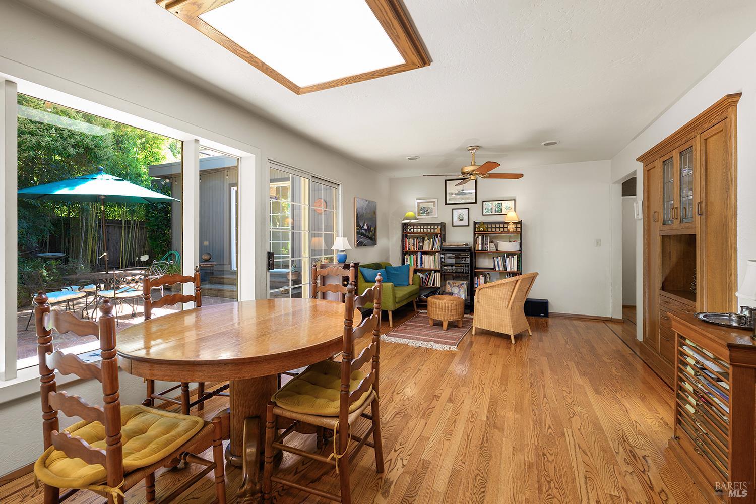 944 Summerfield Road Santa Rosa CA 95405