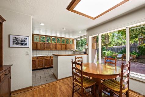 944 Summerfield Road Santa Rosa CA 95405