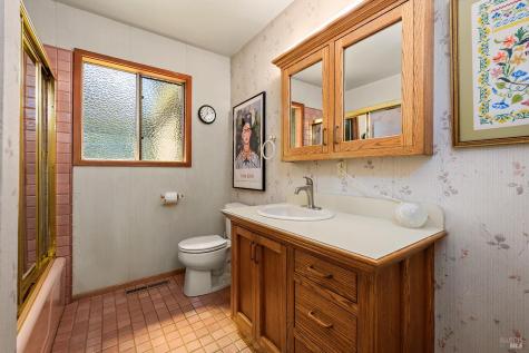944 Summerfield Road Santa Rosa CA 95405