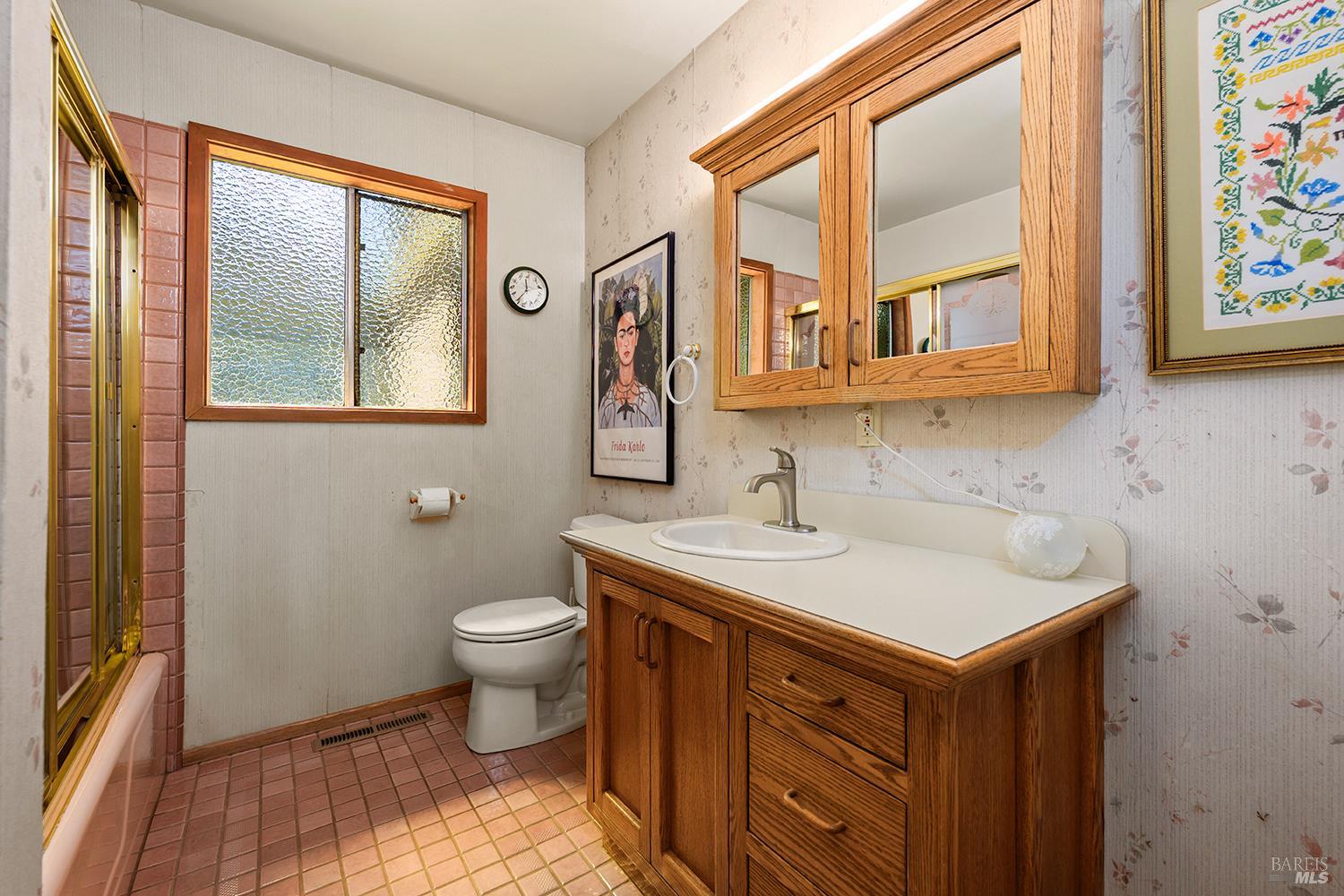 944 Summerfield Road Santa Rosa CA 95405