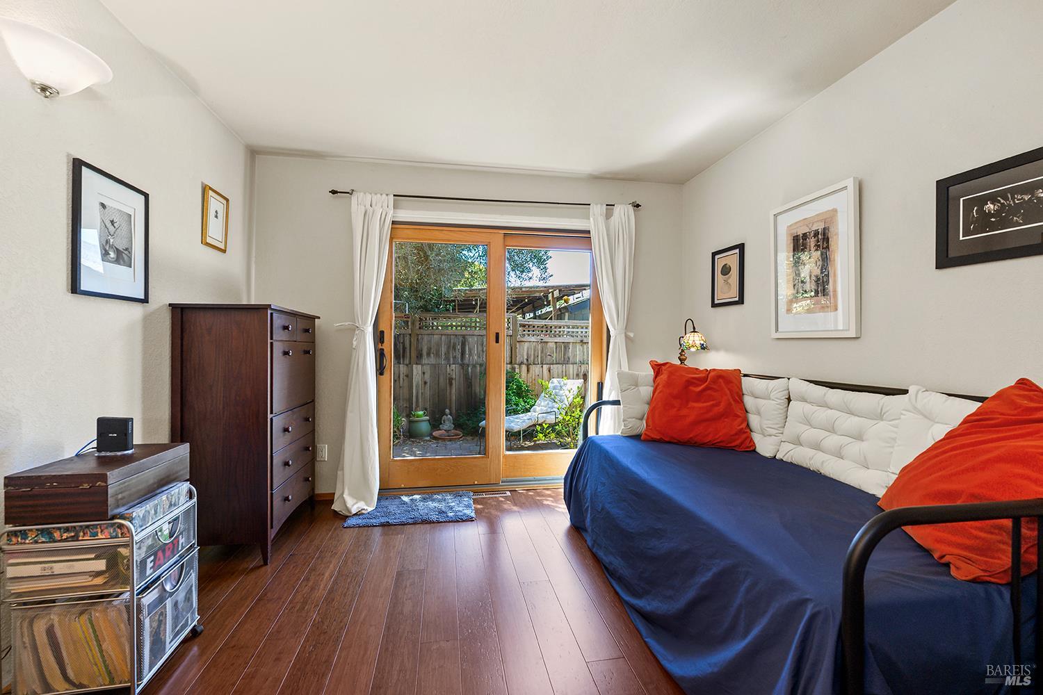 944 Summerfield Road Santa Rosa CA 95405