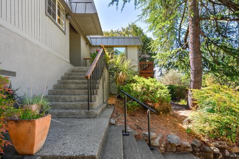 944 Summerfield Road Santa Rosa CA 95405
