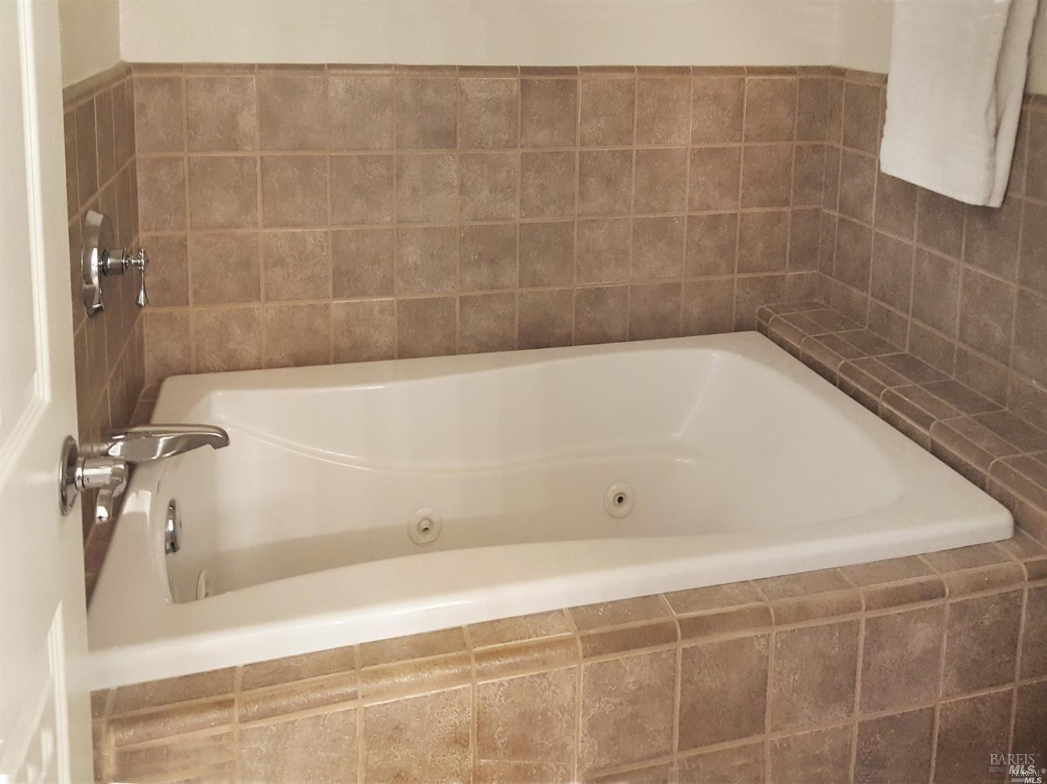 1161 Castle Oaks Drive Napa CA 94558