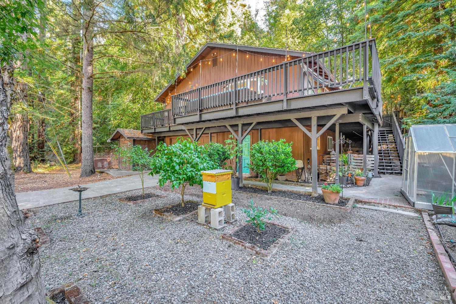 16101 Fern Way Guerneville CA 95446